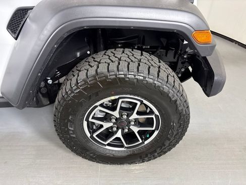 New 2026 Jeep Gladiator Rubicon w/ Steel Power Dome Hood Package AWD/4WD image 11