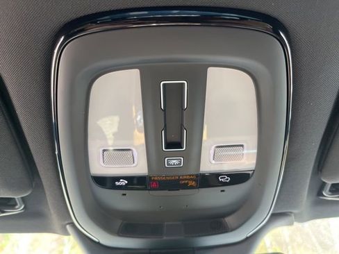 Certified 2025 Volvo V90 B6 Cross Country Ultra w/ Climate Package AWD/4WD image 35