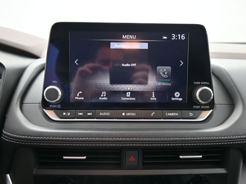 Certified 2023 Nissan Rogue SV image 29