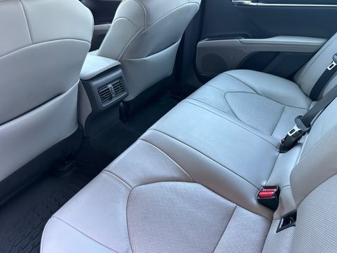 Used 2022 Toyota Camry XLE FWD image 24