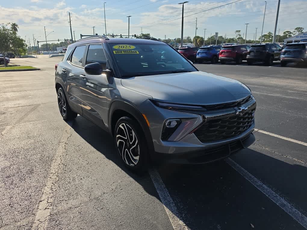Used 2025 Chevrolet TrailBlazer RS w/ Convenience Package FWD image 7