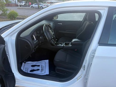 Used 2022 Dodge Charger SXT RWD image 8