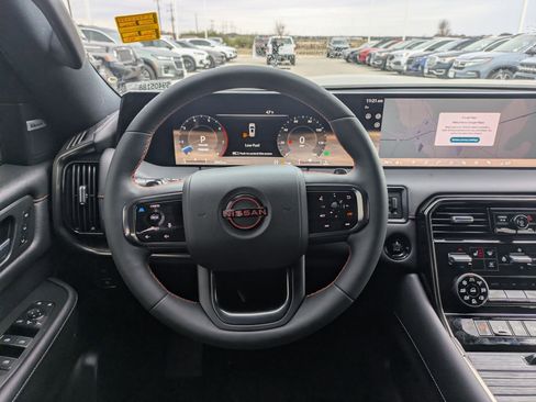 Used 2025 Nissan Armada PRO-4X image 21