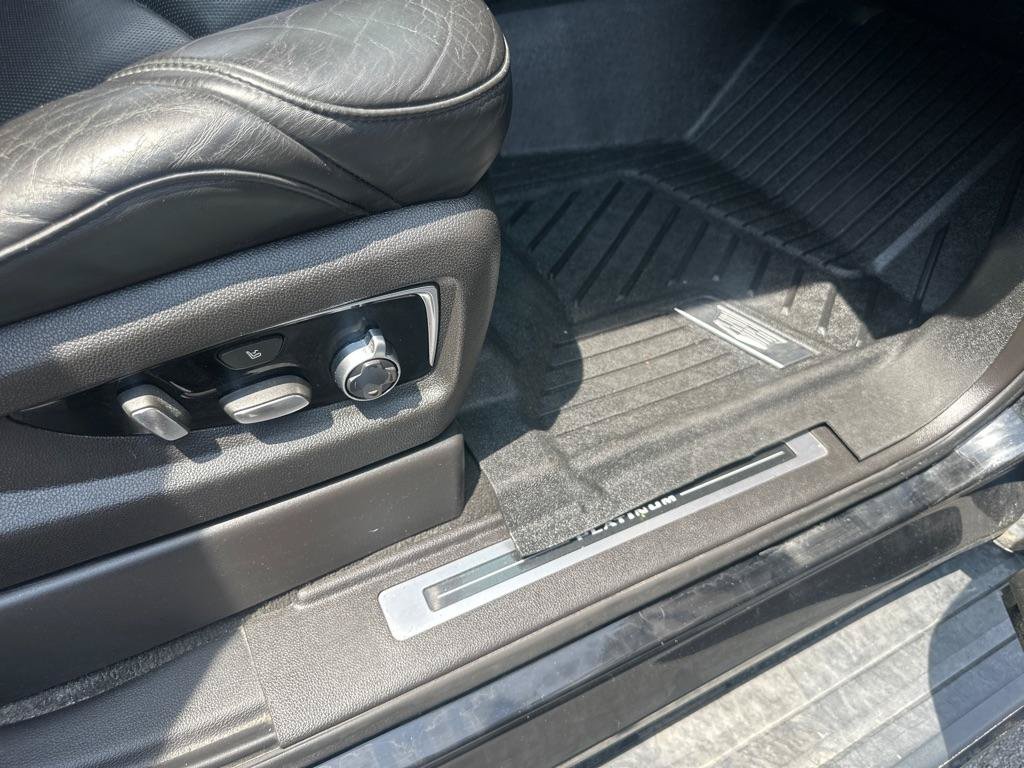 Used 2016 Cadillac Escalade Platinum AWD/4WD image 31