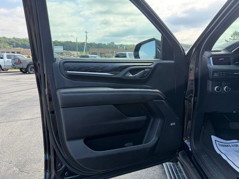 Used 2021 GMC Yukon Denali w/ Denali Premium Package AWD/4WD image 18