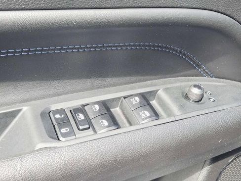 Certified 2025 Jeep Compass Latitude w/ Sun & Sound Group image 33