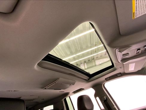 Used 2020 Cadillac Escalade ESV Premium Luxury w/ Escalade Sport Edition image 26