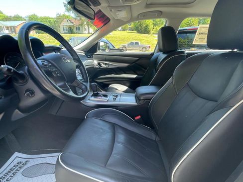Used 2017 INFINITI Q70 L 3.7 AWD/4WD image 19