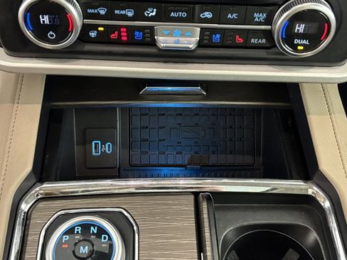 Used 2024 Ford Expedition Max Limited image 31