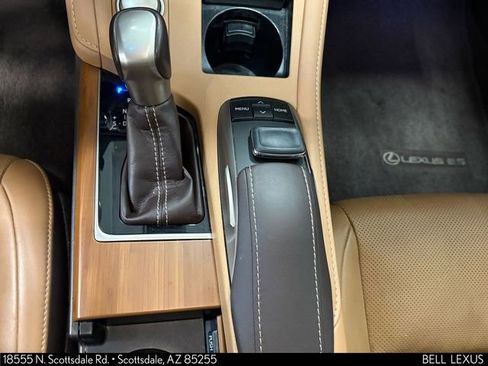 Used 2016 Lexus ES 350 w/ Luxury Package w/Wood Trim FWD image 9