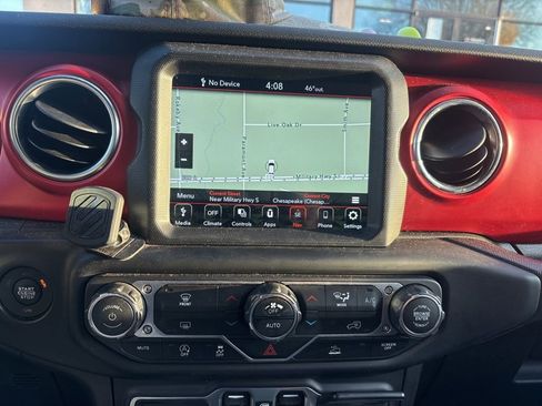 Used 2021 Jeep Gladiator Rubicon image 2