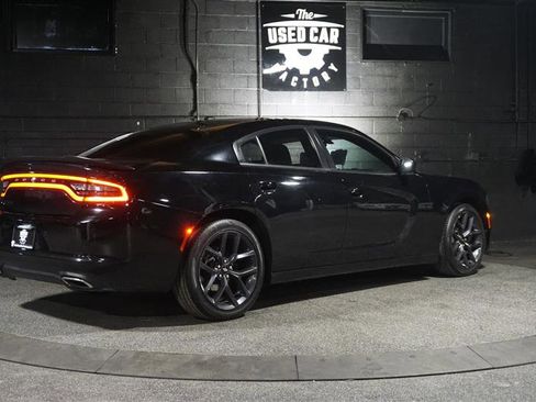 Used 2019 Dodge Charger SXT w/ Blacktop Package image 10