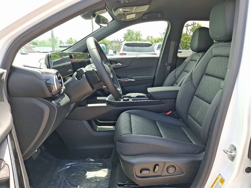 New 2026 Chevrolet Equinox LT w/ Convenience Package II image 36