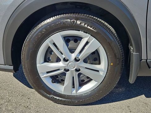 Certified 2025 Nissan Kicks Play S image 14