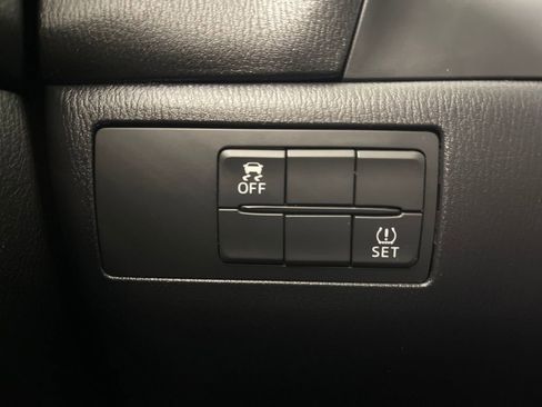 Used 2017 MAZDA MAZDA3 Touring image 28