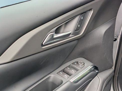 New 2026 Chevrolet Traverse LT image 17