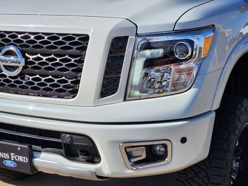 Used 2017 Nissan Titan PRO-4X image 7