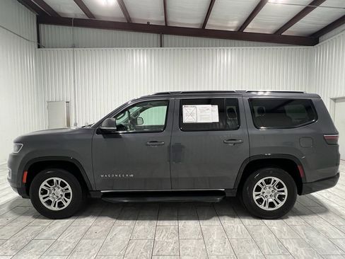 Used 2022 Jeep Wagoneer Series I image 2