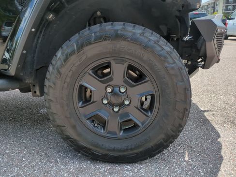 Used 2022 Jeep Gladiator Mojave AWD/4WD image 11