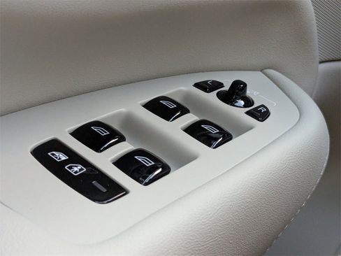 Certified 2026 Volvo XC90 B6 Ultra w/ Protection Package Premier image 31