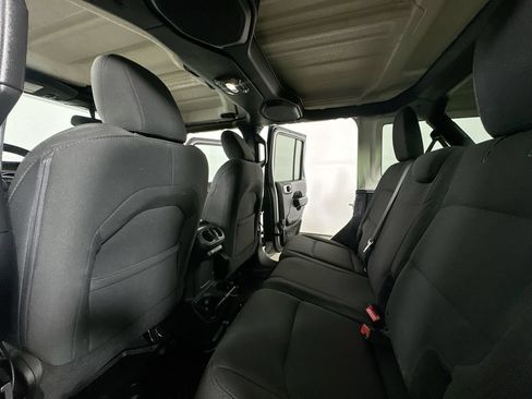 Used 2018 Jeep Wrangler Unlimited Sport S AWD/4WD image 13