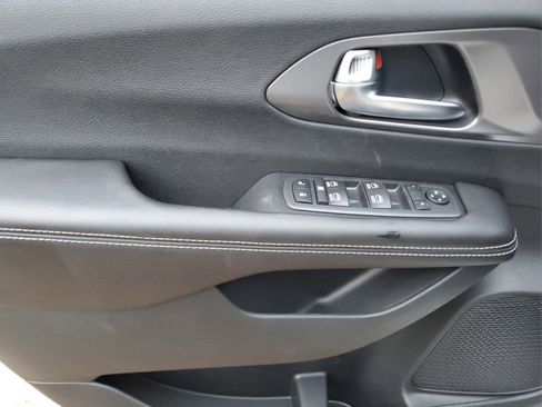 New 2026 Chrysler Voyager LX image 15