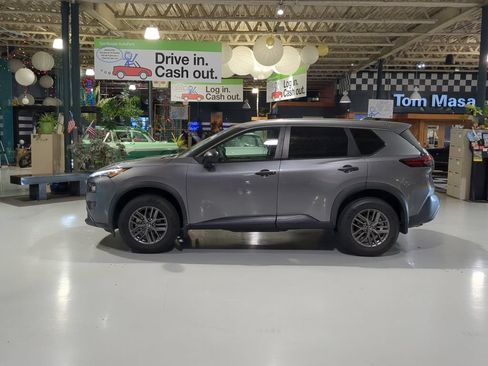 Used 2021 Nissan Rogue S AWD/4WD image 12