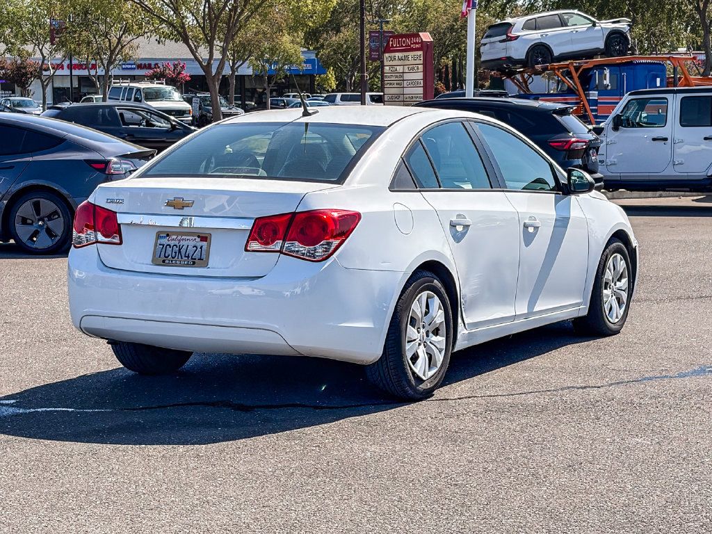 Used 2014 Chevrolet Cruze LS FWD image 4