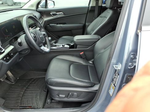 Used 2024 Kia Sportage EX image 12