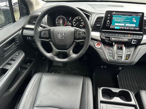 Used 2025 Honda Odyssey EX-L image 16