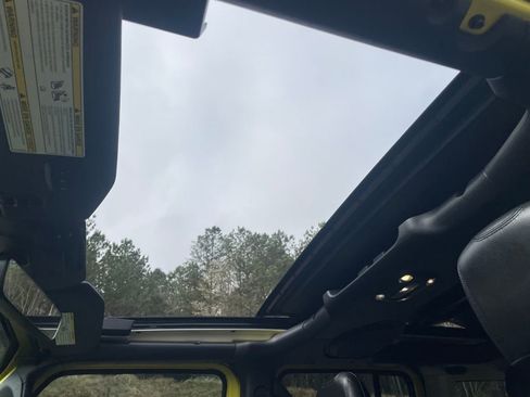 Used 2022 Jeep Wrangler Unlimited Sahara image 21