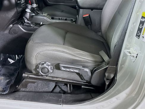 Used 2022 Jeep Wrangler Unlimited Sport AWD/4WD image 23