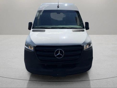 Used 2024 Mercedes-Benz Sprinter 2500 image 3