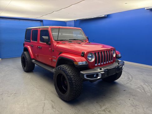 Used 2020 Jeep Wrangler Unlimited Sahara AWD/4WD image 2