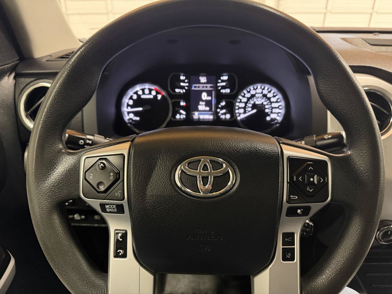 Used 2018 Toyota Tundra SR5 w/ SR5 Upgrade Package AWD/4WD image 14