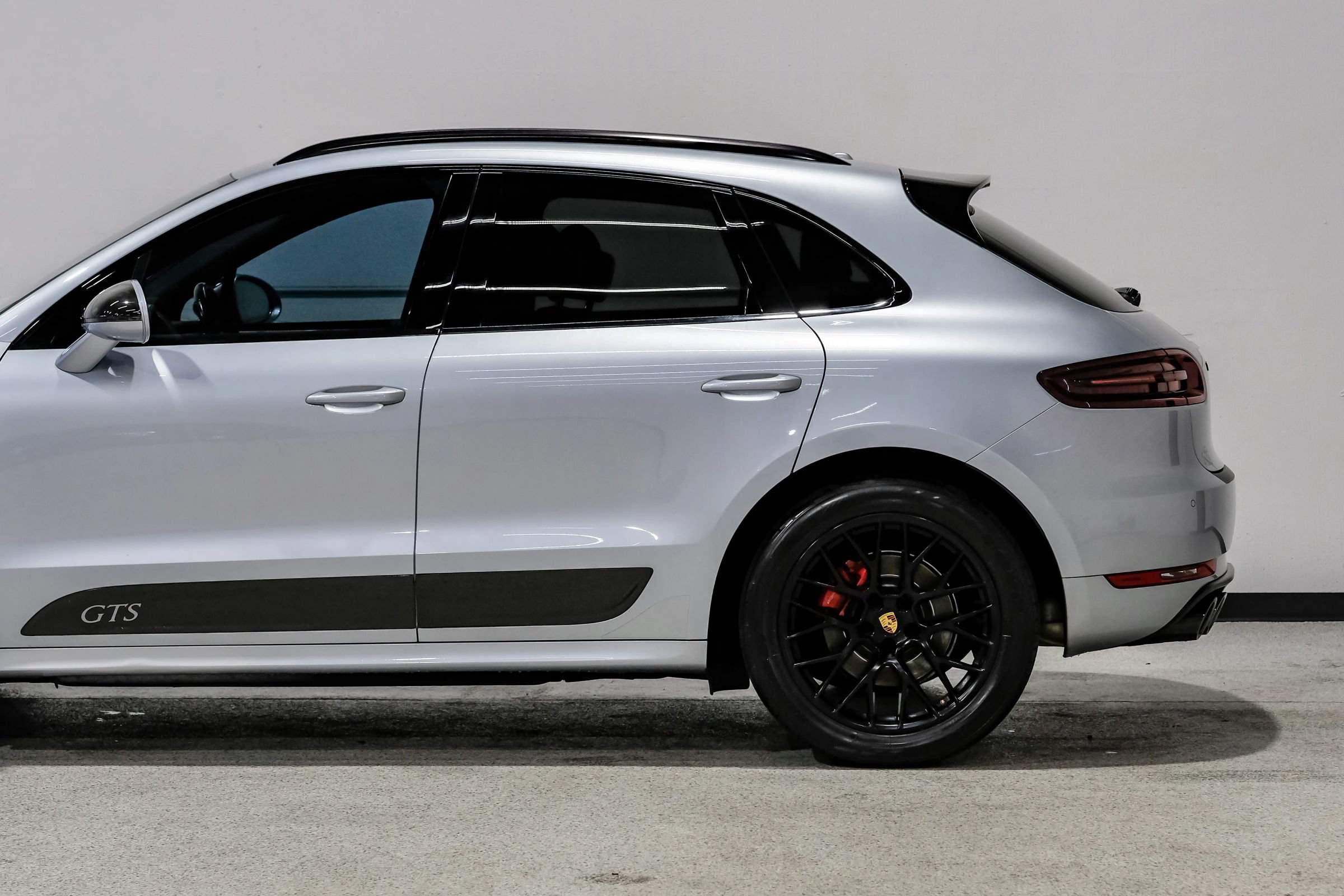 Used 2018 Porsche Macan GTS w/ Premium Package Plus AWD/4WD image 11