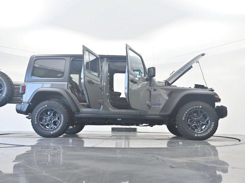 Used 2023 Jeep Wrangler Unlimited w/ Cold Weather Group AWD/4WD image 43