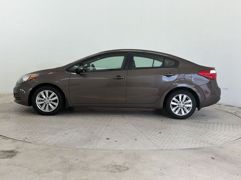 Used 2014 Kia Forte LX w/ Popular Package FWD image 2