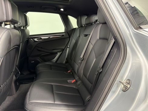 Certified 2024 Porsche Macan AWD/4WD image 21