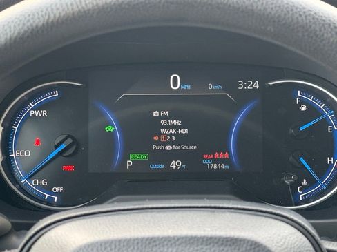 Certified 2025 Toyota RAV4 LE image 31