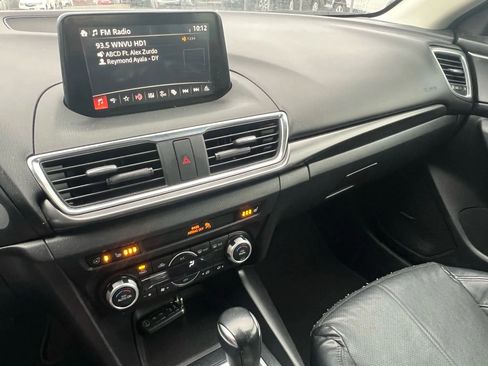 Used 2018 MAZDA MAZDA3 Grand Touring w/ Premium Equipment Package image 17