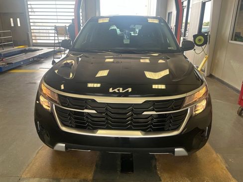 Used 2024 Kia Seltos LX AWD/4WD image 11
