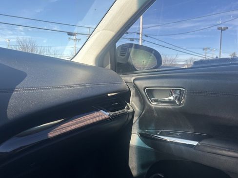 Used 2014 Toyota Avalon Limited image 23