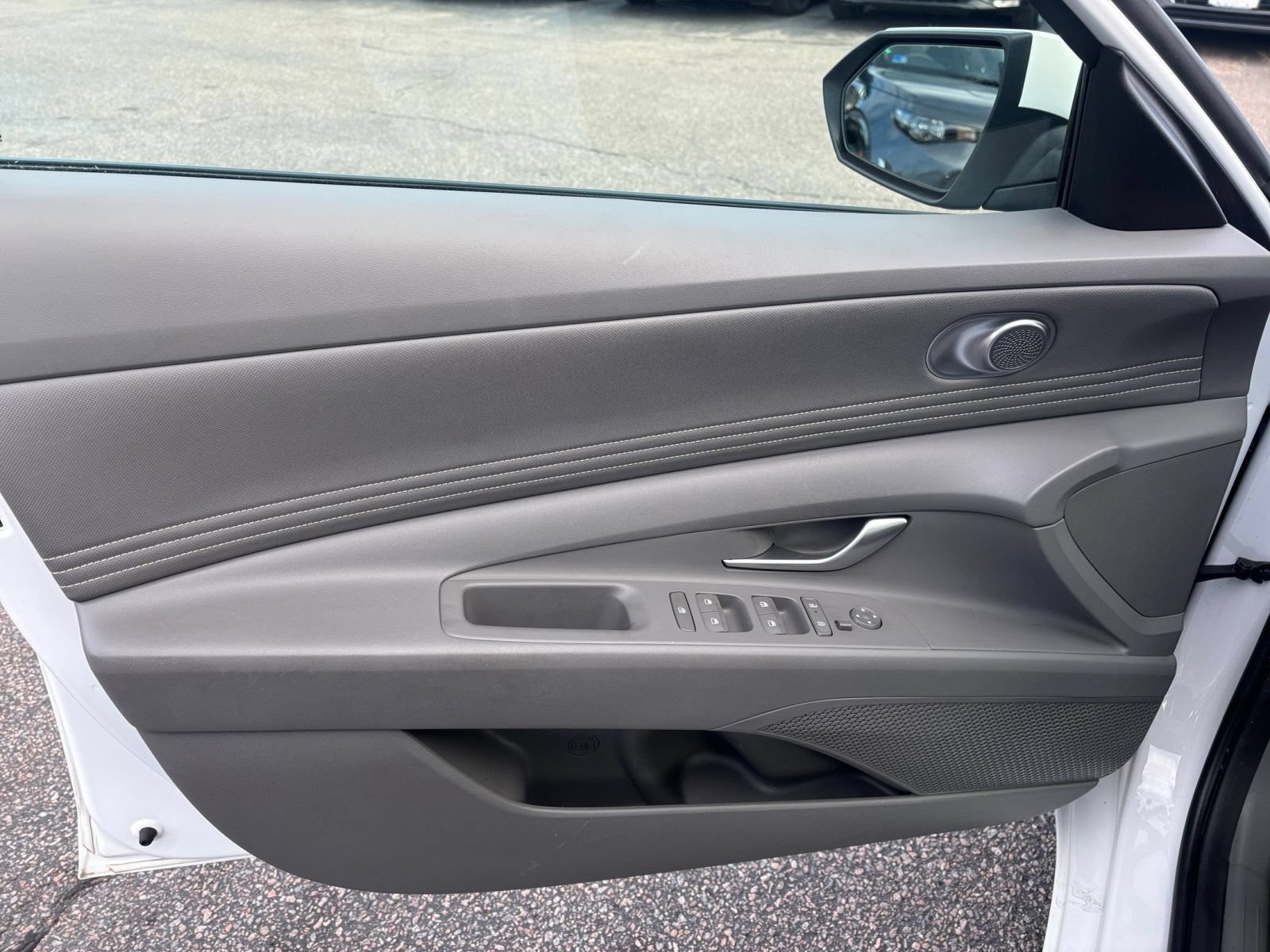 Used 2025 Hyundai Elantra SEL FWD image 18