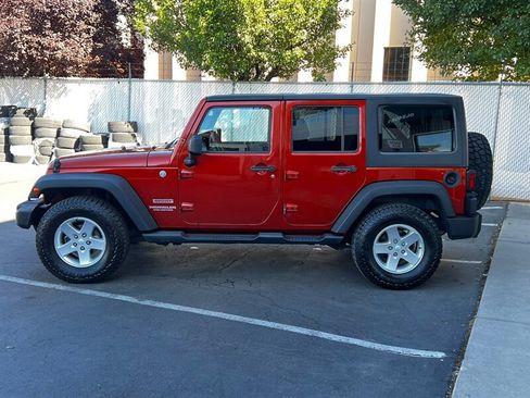 Used 2014 Jeep Wrangler Unlimited Sport w/ Quick Order Package 24S AWD/4WD image 4