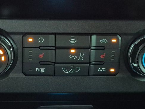 Used 2019 Ford F150 XLT w/ Equipment Group 302A Luxury AWD/4WD image 26