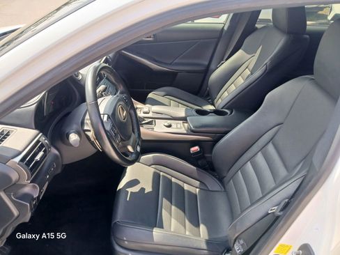 Used 2018 Lexus IS 300 F Sport w/ F Sport Package RWD image 10