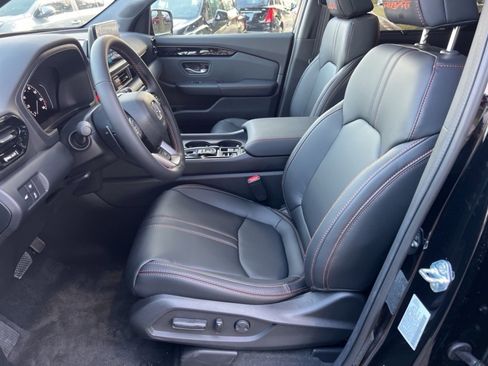 New 2025 Honda Pilot TrailSport image 16