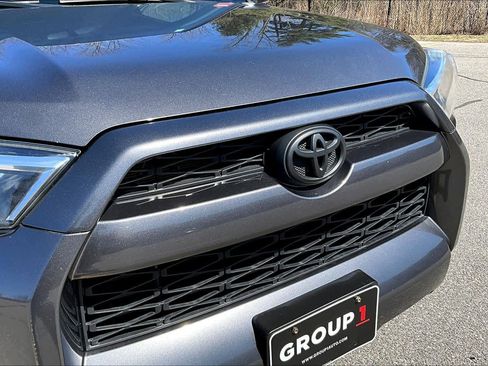 Used 2016 Toyota 4Runner SR5 AWD/4WD image 32