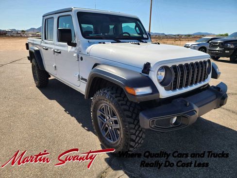 Used 2025 Jeep Gladiator Sport AWD/4WD image 1